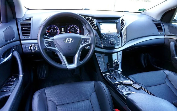 Hyundai i40 cena 36700 przebieg: 246000, rok produkcji 2011 z Płock małe 742